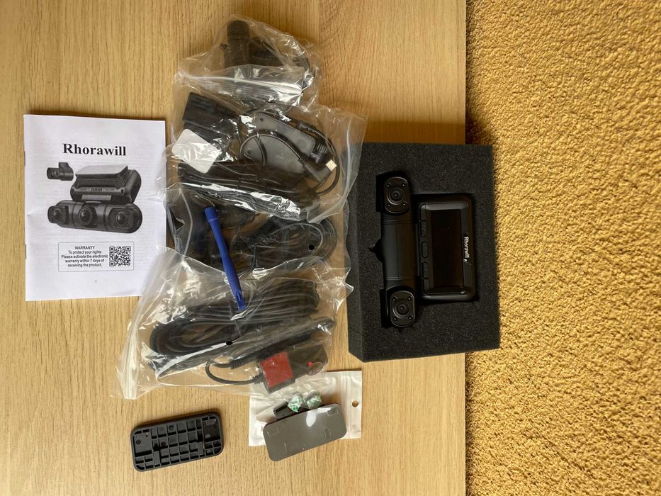 Kamera samochodowa  z 3 obiektywami 1080P G-sensor rejestrator