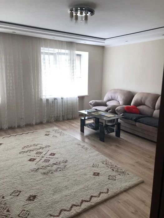 Продаж трикімнатної Центр Новобудова