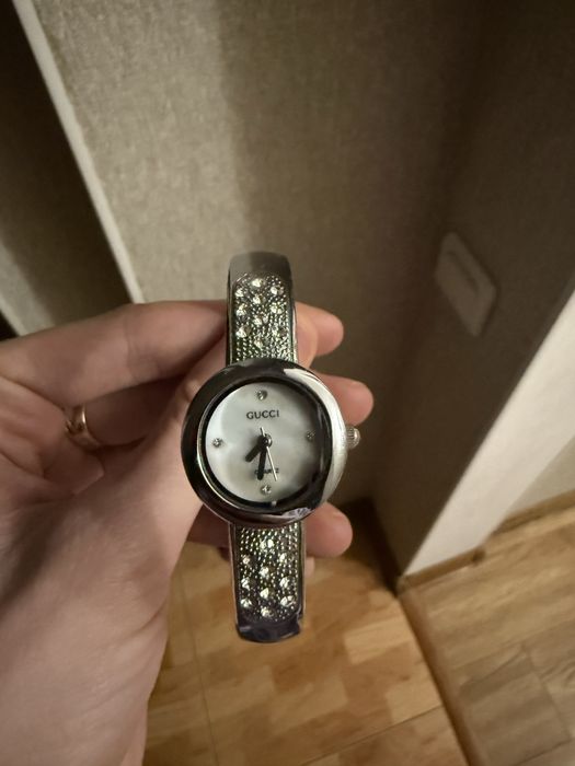 Часи Gucci жіночі