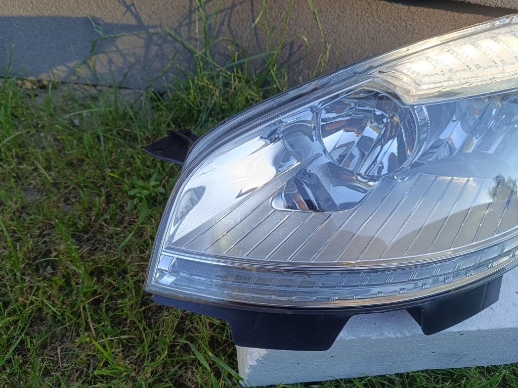 Citroen Grand Picasso C4 reflektor lewy przód lampa lewa nowa TYC