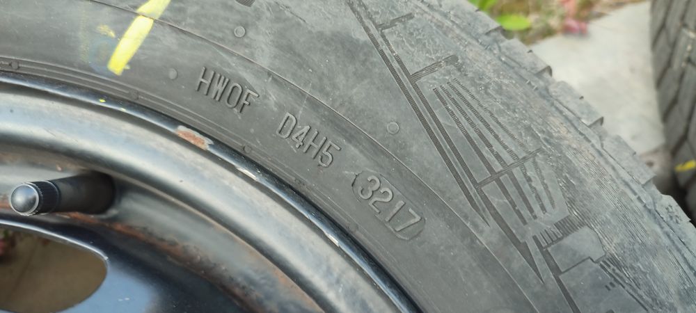 Шины с дисками 165/70/14 5*100 Continental 2 шт всесезонные