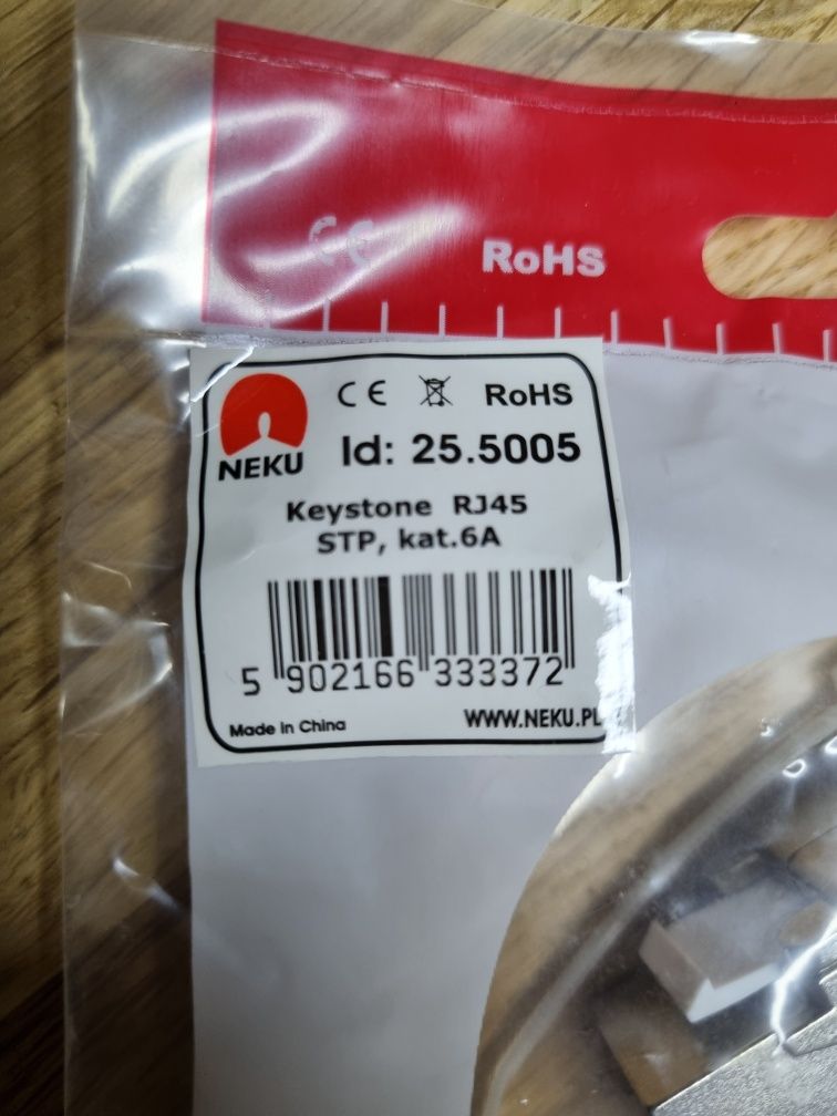 30 sztuk moduł Keystone kat.6a, ekranowy, beznarzędziowy firmy NEKU