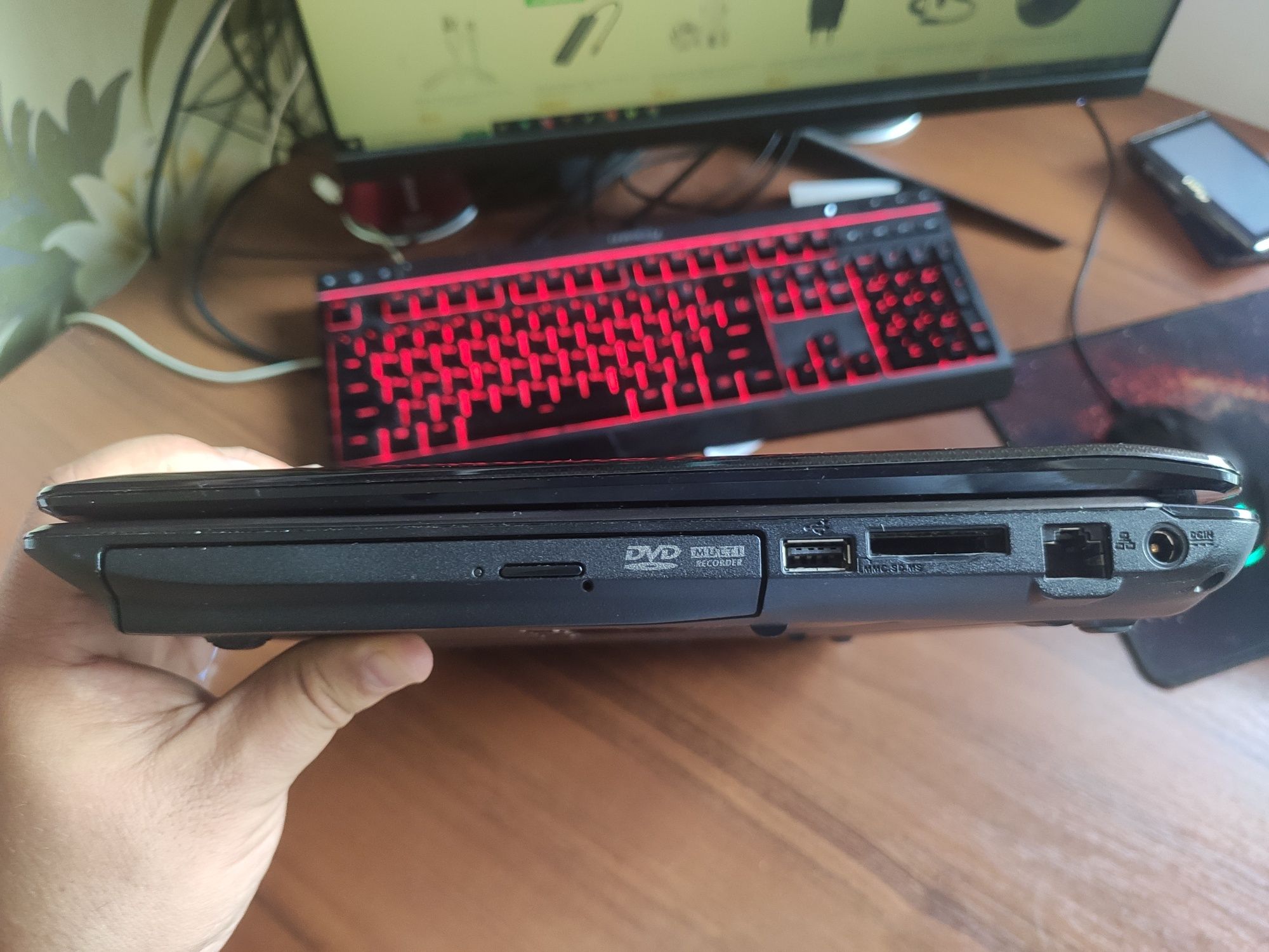 Ноутбук TOSHIBA Satellite