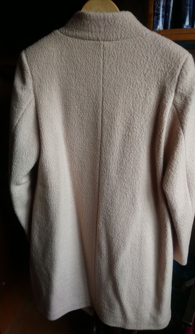 Пальто из натуральной шерсти пудрового цвета (50р)