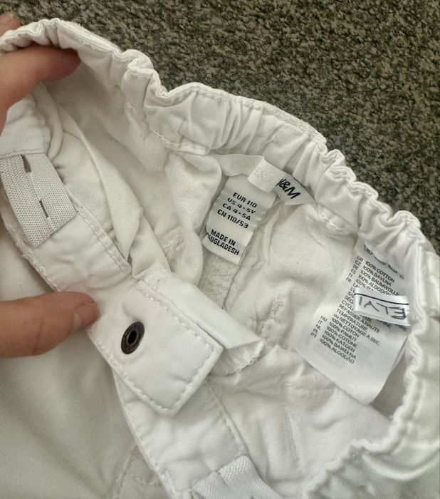 Białe krótkie spodenki / szorty H&M 110