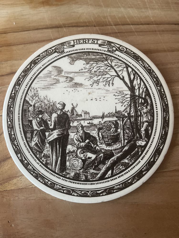 Stara okrągła plytka ceramiczna handmade made in England