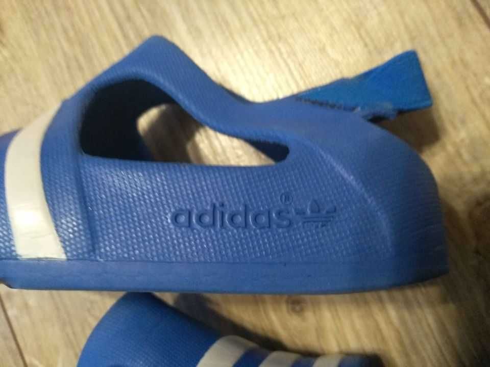 Adidas malutkie klapki 21/22