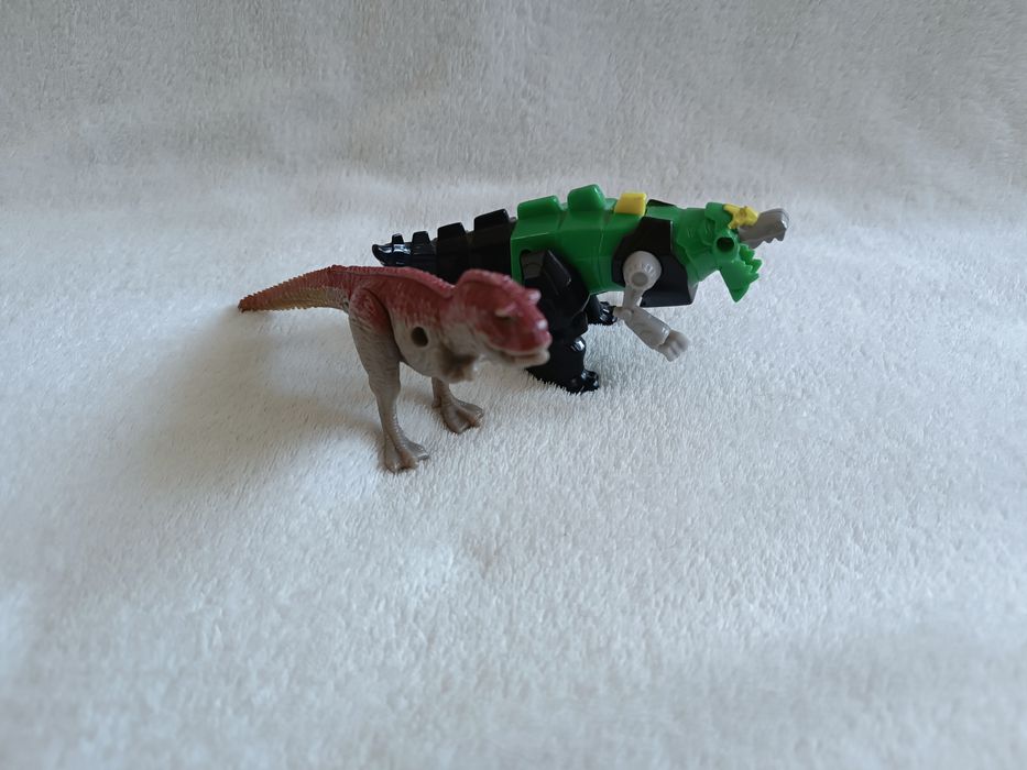 Zabawki dinozaury plastikowe