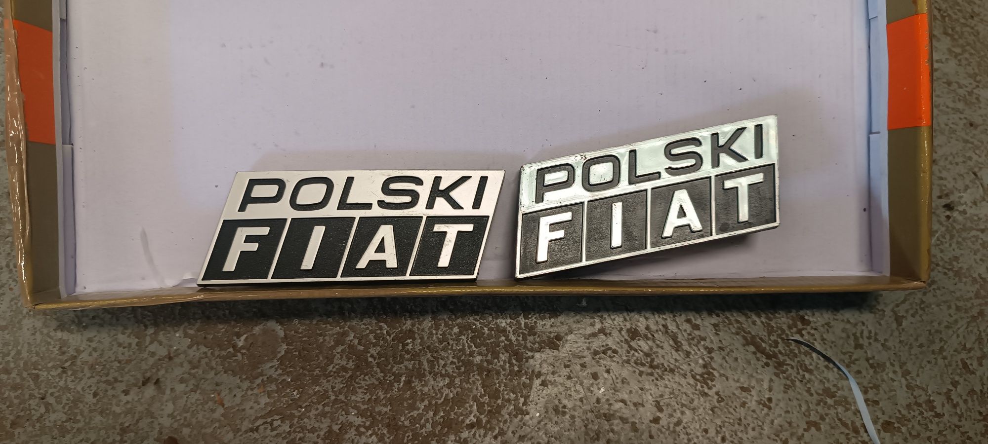 Fiat 126p emblemat przedni nowy oryginalny  Polski Fiat