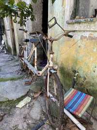 Bicicleta Antiga com matrícula