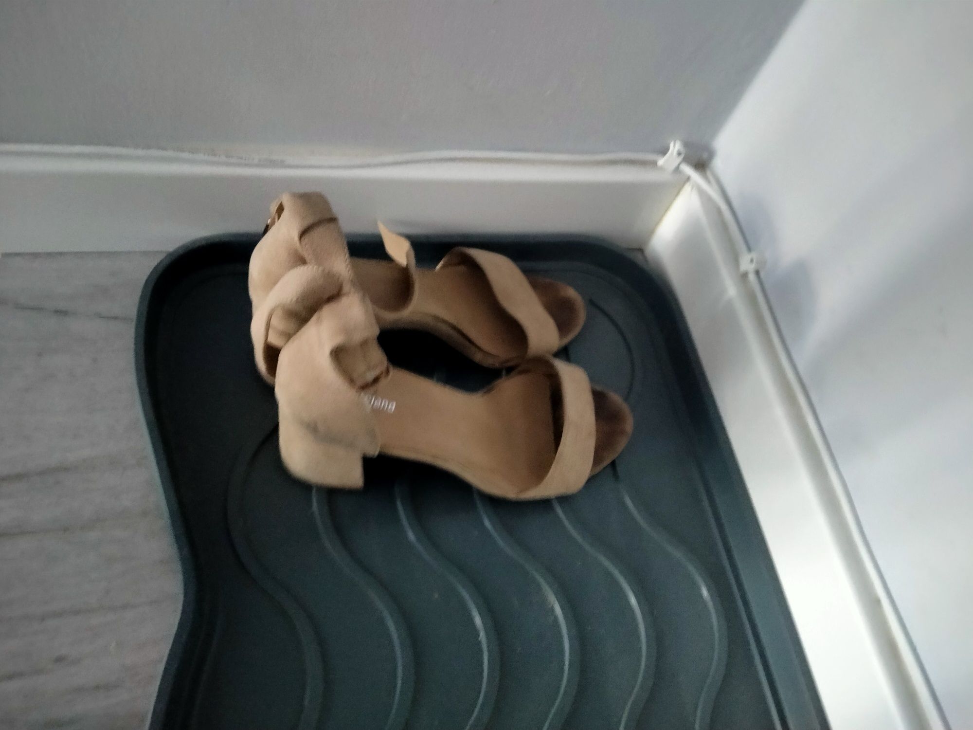 Biały żakiet m sandały 39 gratis