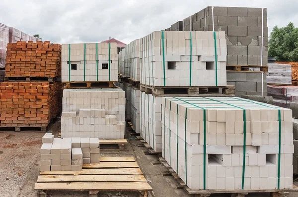 Продам кирпич новый красный и белый