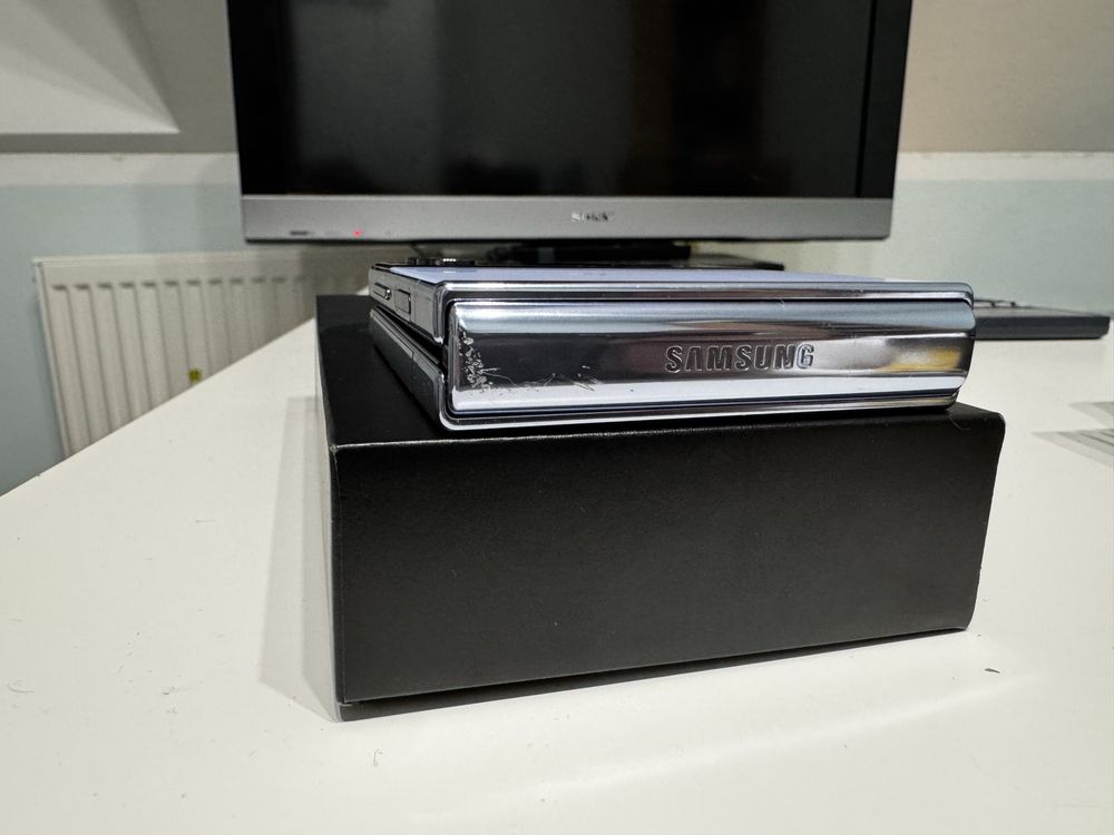 samaung galaxy z flip 4 256/8