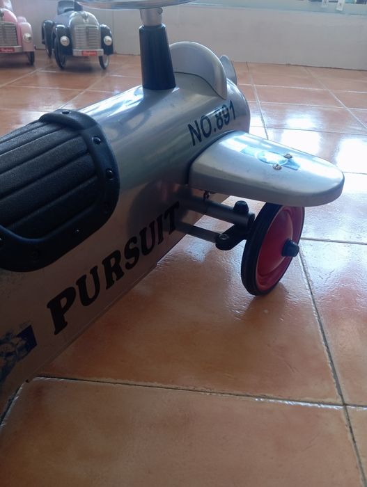 Triciclo avião metal