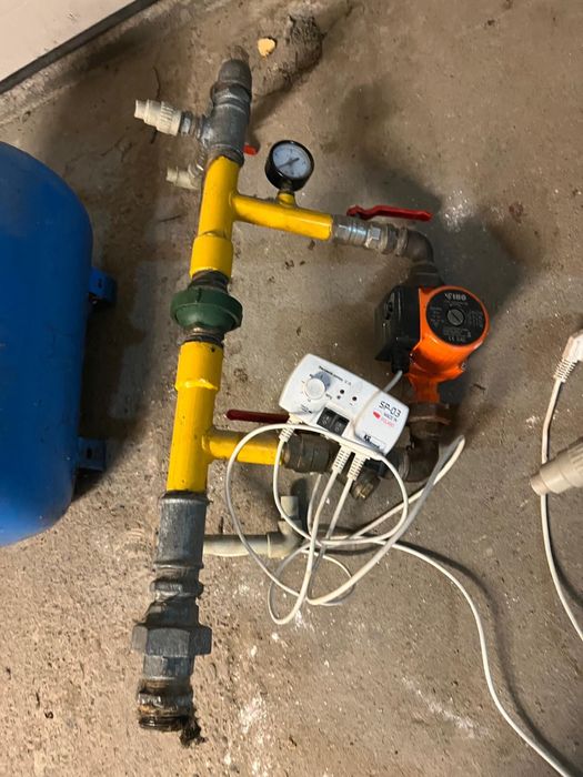 Zestaw do instalacji CO – pompa obiegowa, sterownik, zawory, manometr