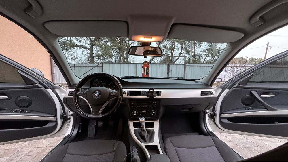 Бмв 318d Е91 2010 2.0 дизель механіка