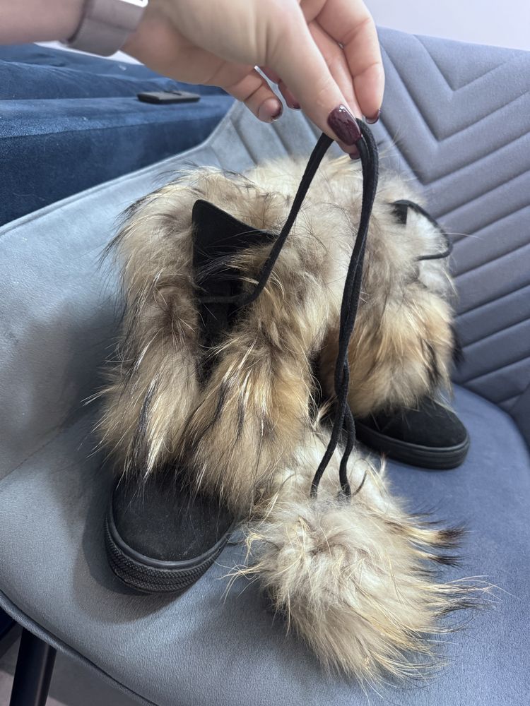 Buty na koturnie z futrem z jenota roz 39