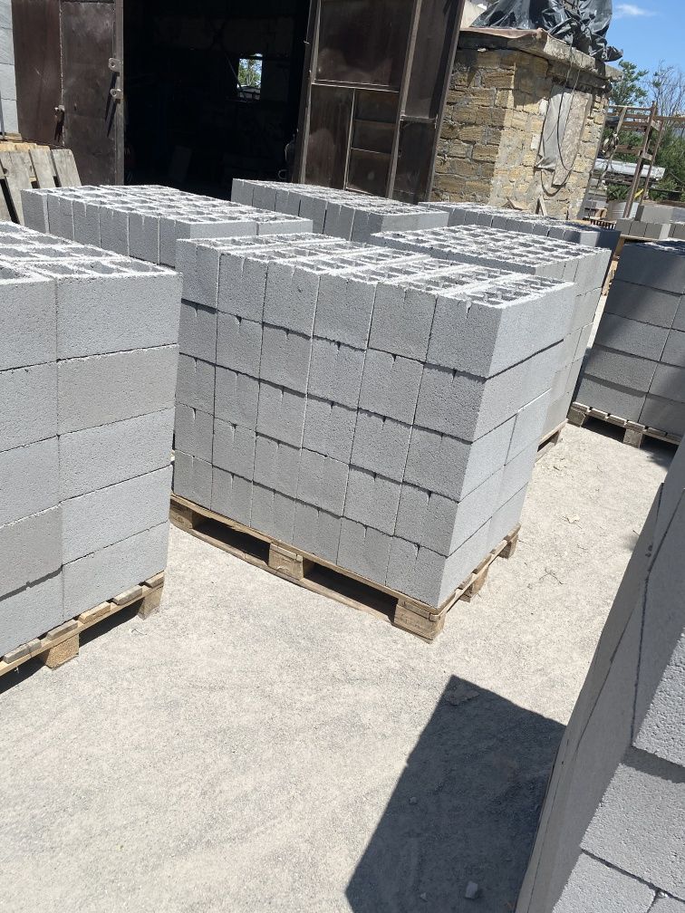 Продам шлакоблок усиленный 39*19*19