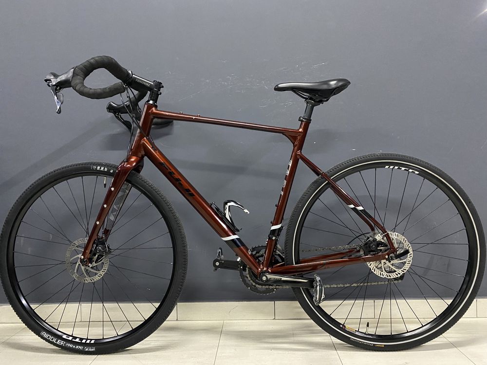 Гравійний велосипед Fuji Jari 2.1  Gravel Bike як новий