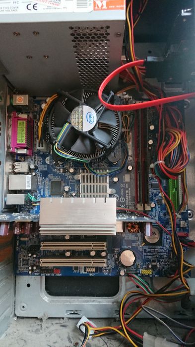 Komputer Stacjonarny ASUS cały zestaw w okazyjnej cenie