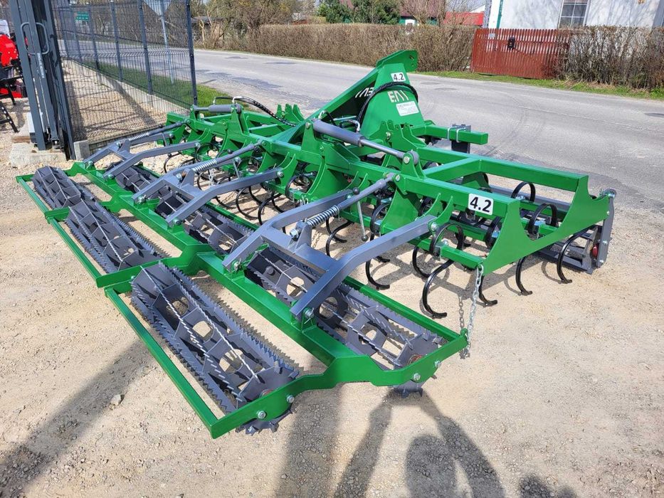 agregat uprawowy/ zęby s/ uprawowo przedsiewny/ składany hydraulicznie