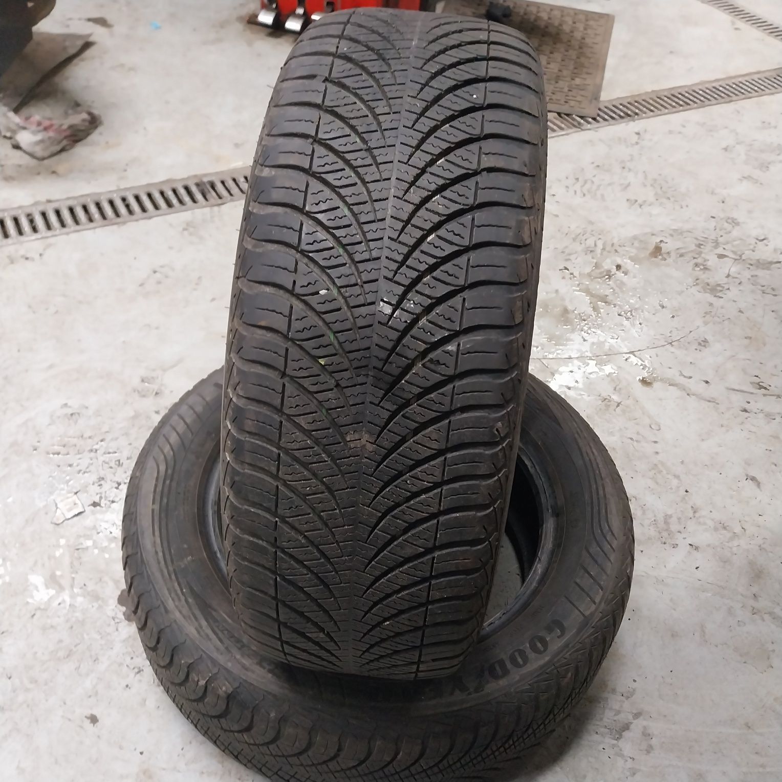 Opony Całoroczne Goodyear 205/55R16 94V