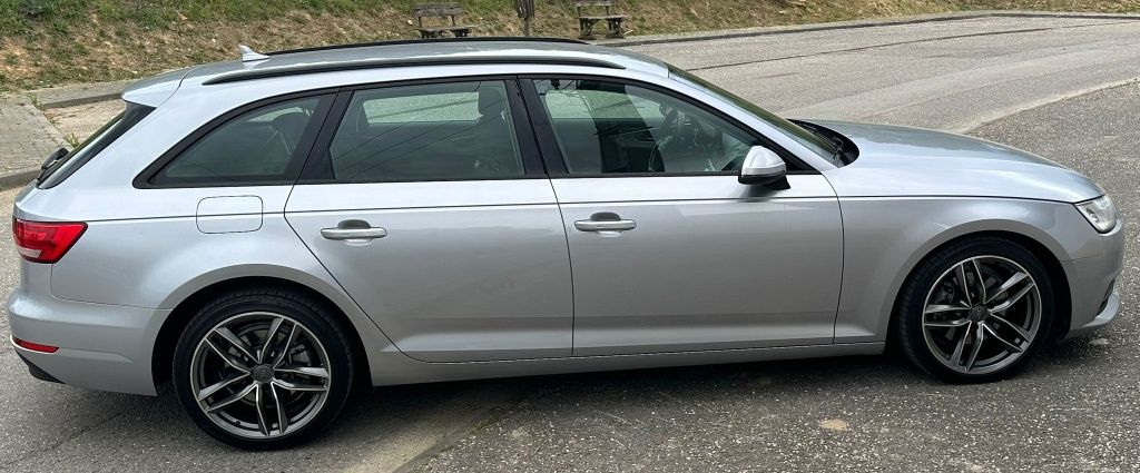 AUDI A4 AVANT SPORT 2.0TDI 150CV 2016
COM LIVRO DE REVISÕES