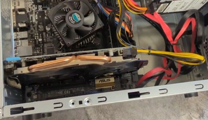 HD 7850 2gb все працює дуже в хорошому стані