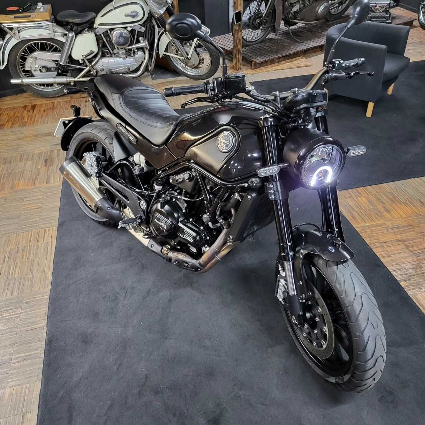 Benelli Leoncino 500