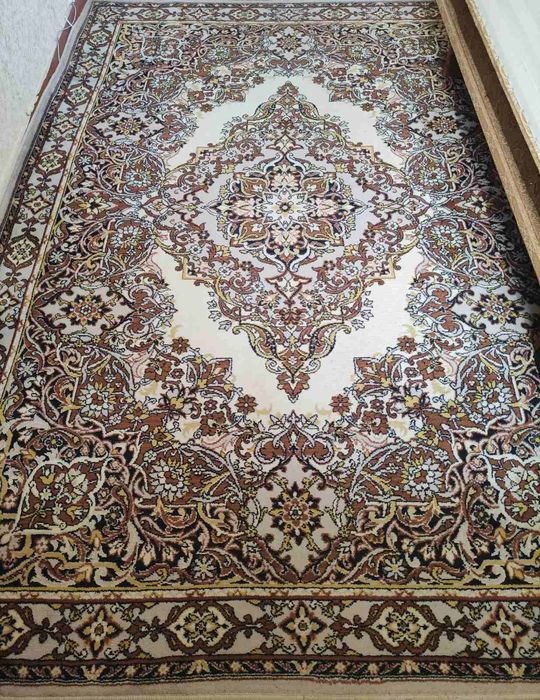 Продам килим гарний стан