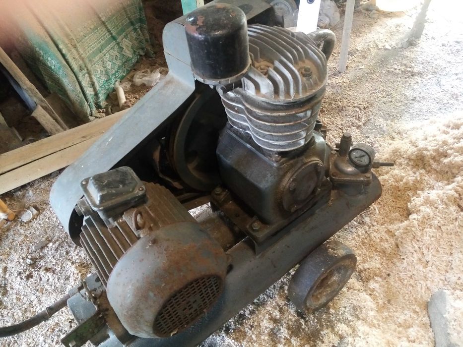 Компрессор 2х циліндровий