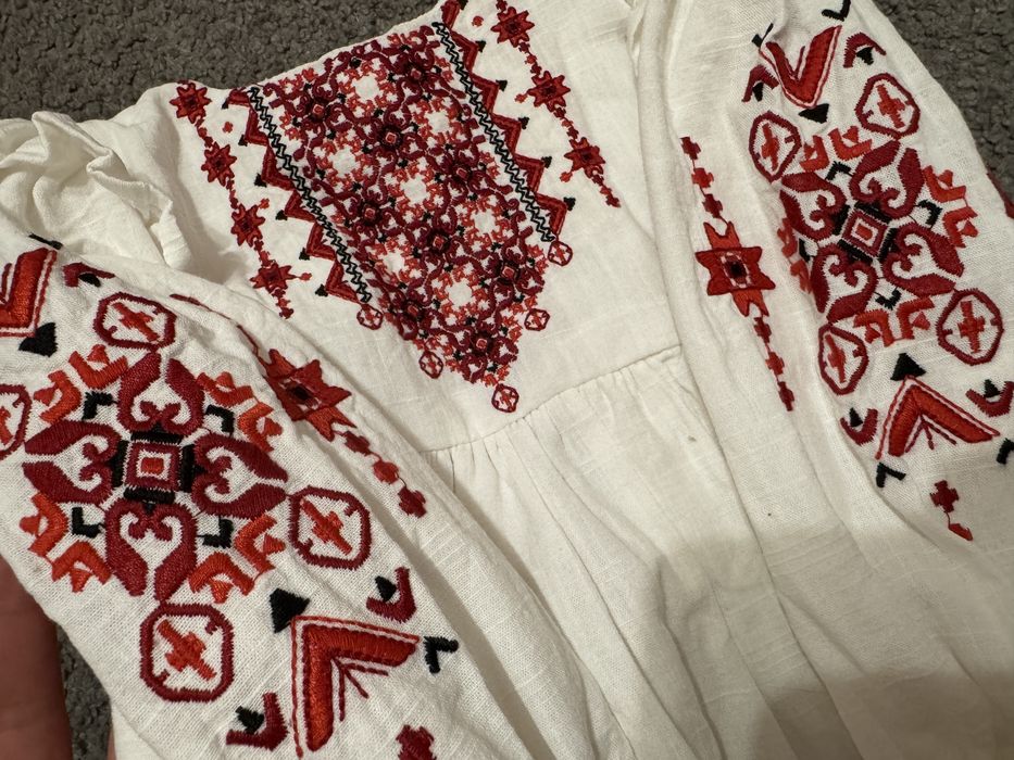 Вишиванка , вишита сукня