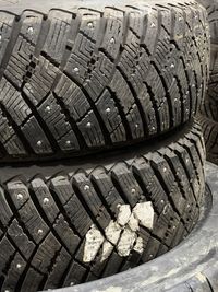 Пара нової шипованої резини 185/60/15 Goodyear UltraGrip 18Рік