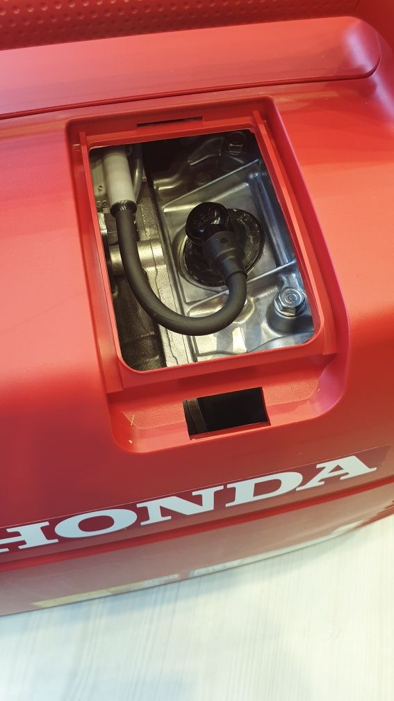 Продам інверторний надтихий генератор Honda EU 22i в наявності в Києві