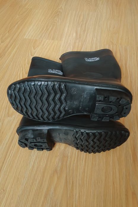 Nowe Czarne  gumowce nr.44