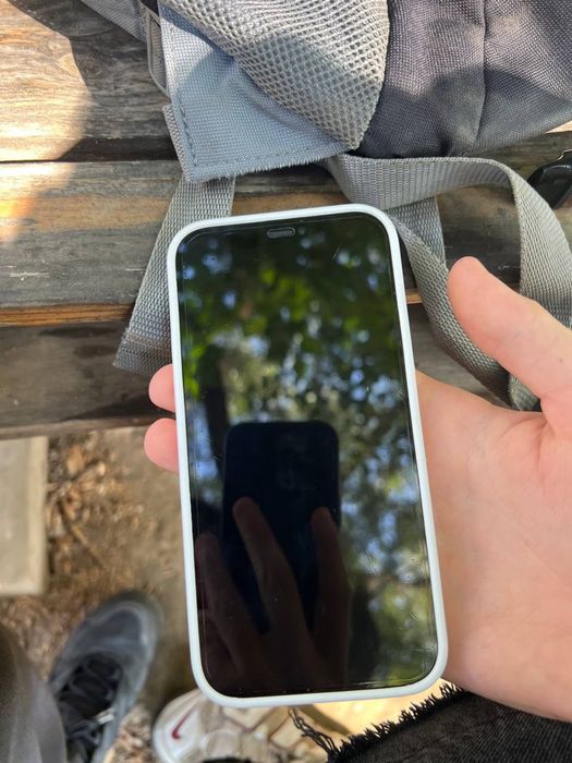 Iphone 12 64 gb.