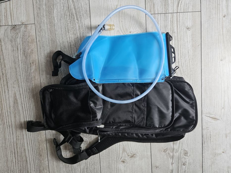 Plecak rowerowy Rockrider 6 l, idealny stan, bukłak w zestawie