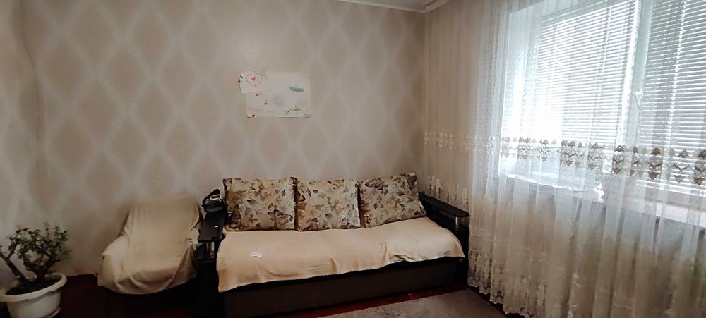 Новий двоповерховий цегляний будинок.4 кімнати.Гараж.10 соток землі