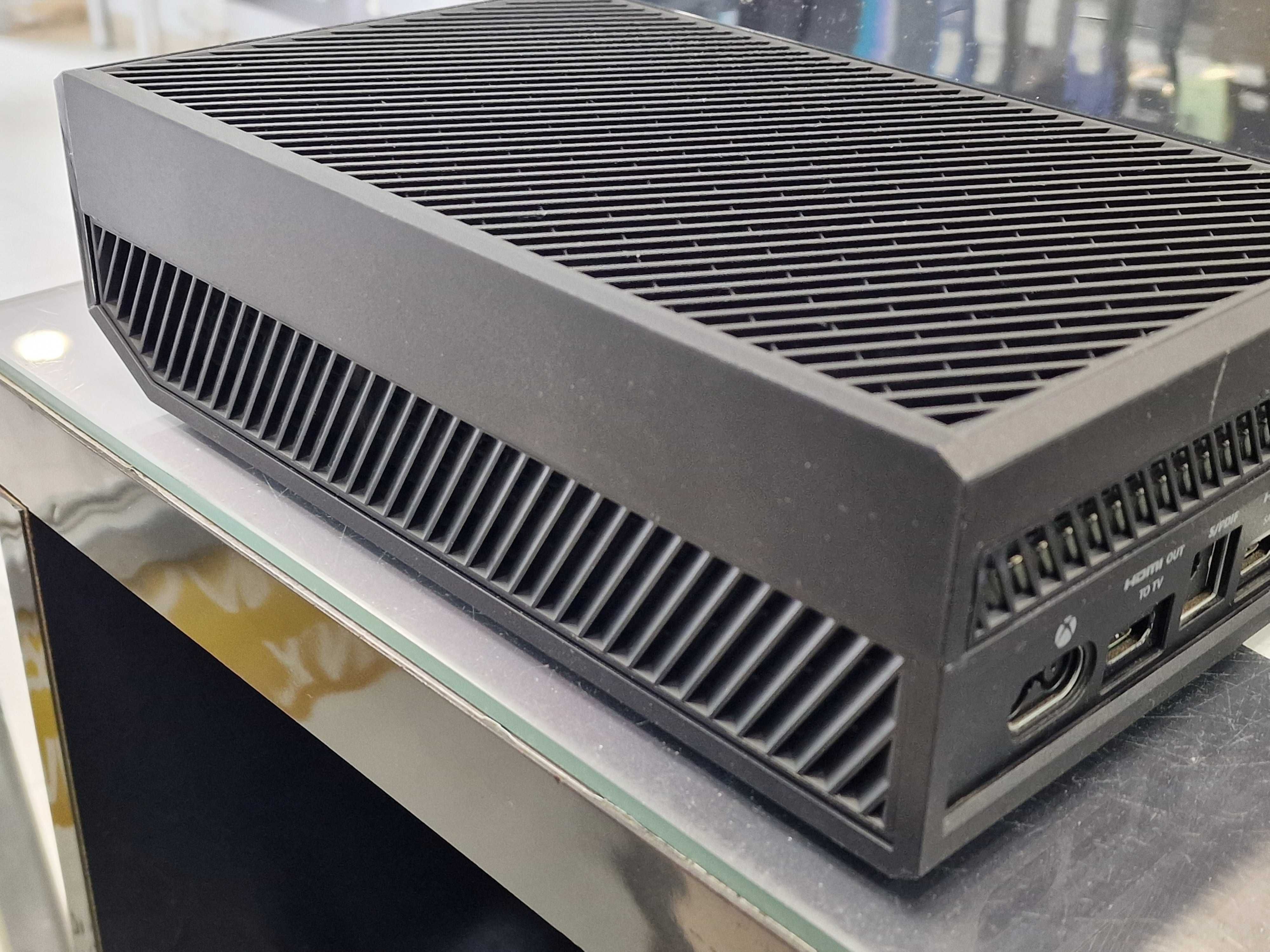 Xbox One 500 GB/ 2 pady/ Kinect/ 5 gier/ okablowanie/ Grade B/ GW6 MSC