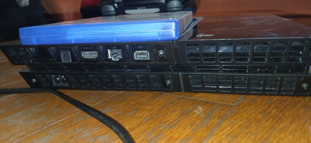 Playstation 4 semi nova