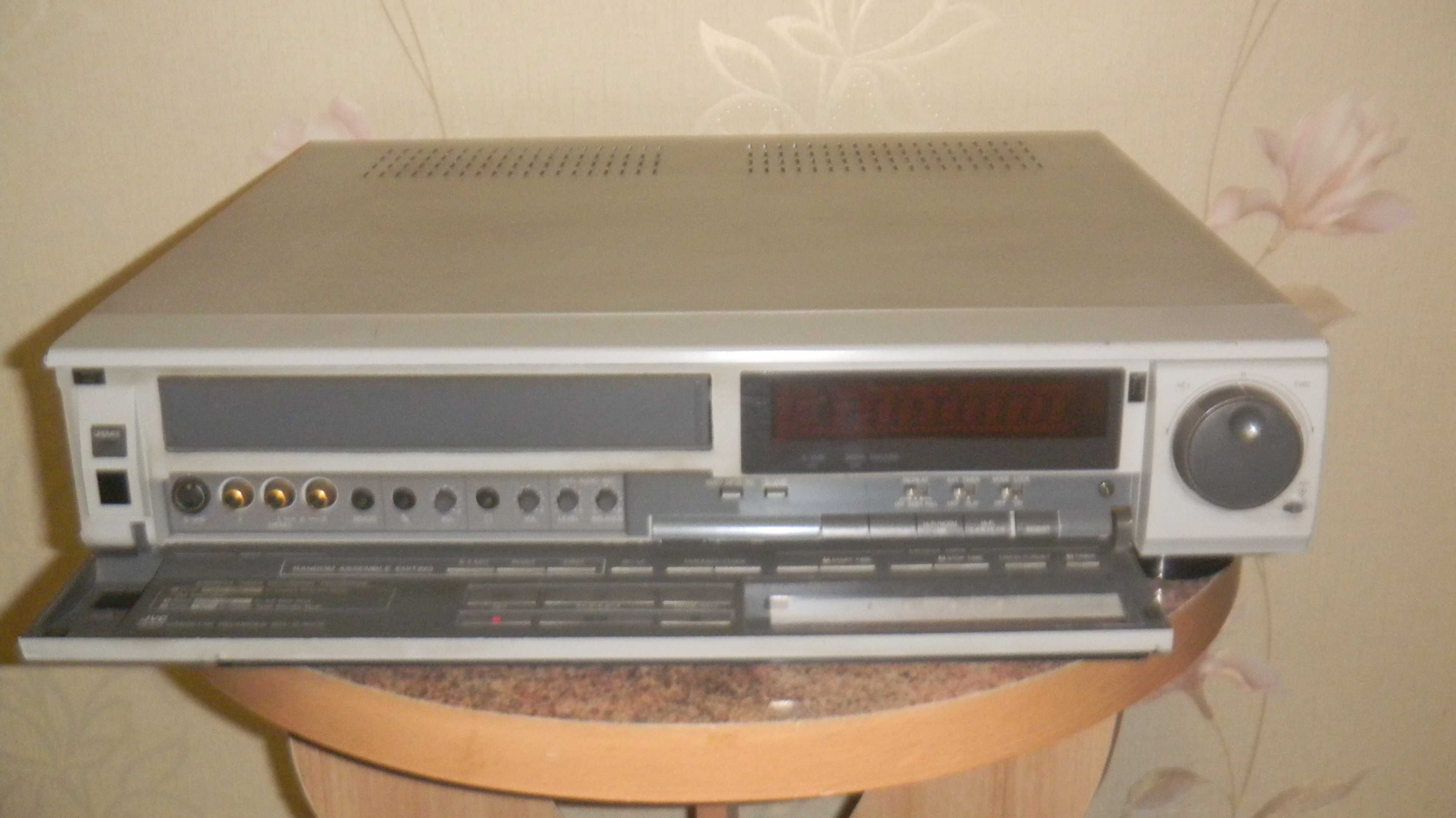 видеомагнитофоны SVHS HI-FI stereo JVC SR-S360E и JVC HR-S7700EU