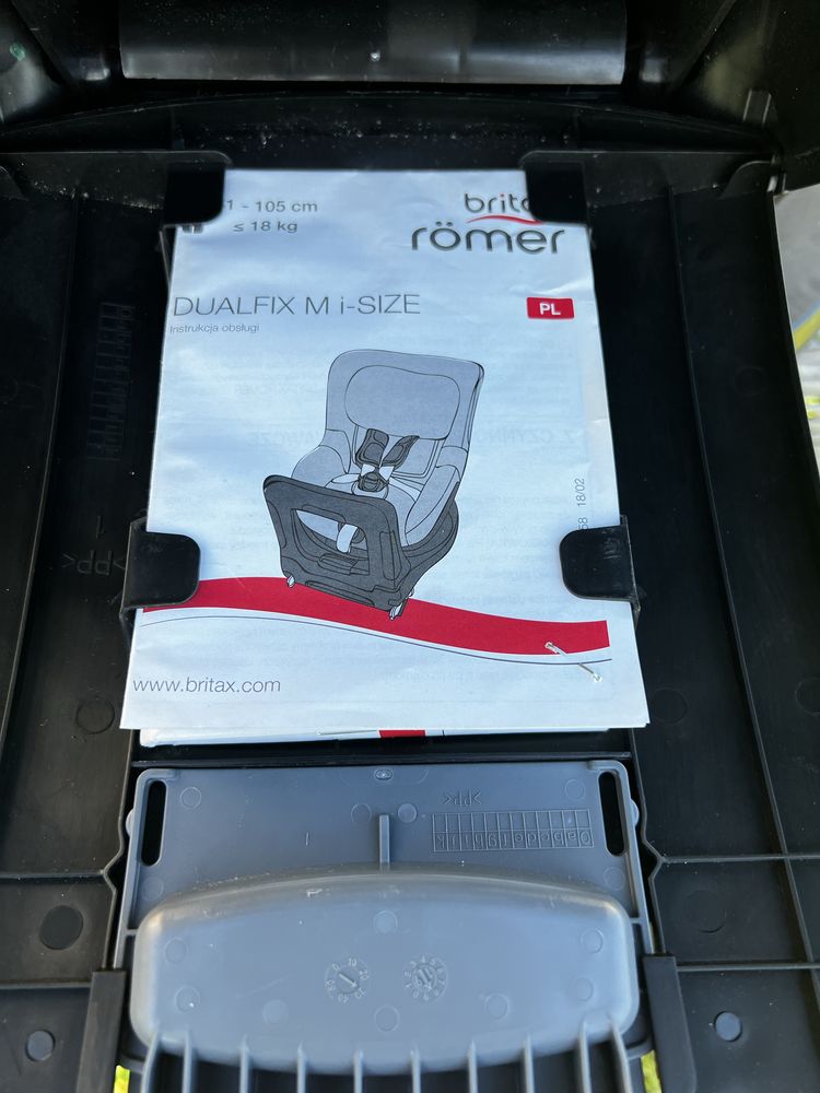 Obrotowy fotelik samochodowy Britax Römer DUALFIX M i-SIZE 18kg 105cm