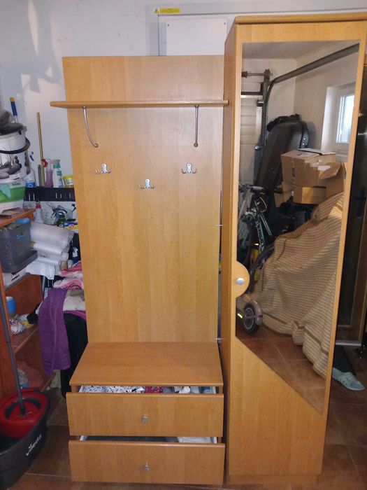 Szafę ubraniową z lustrem oddam za darmo