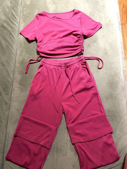 Б/У але в хороша якість , дуже гарний колір ( розмір S/М )