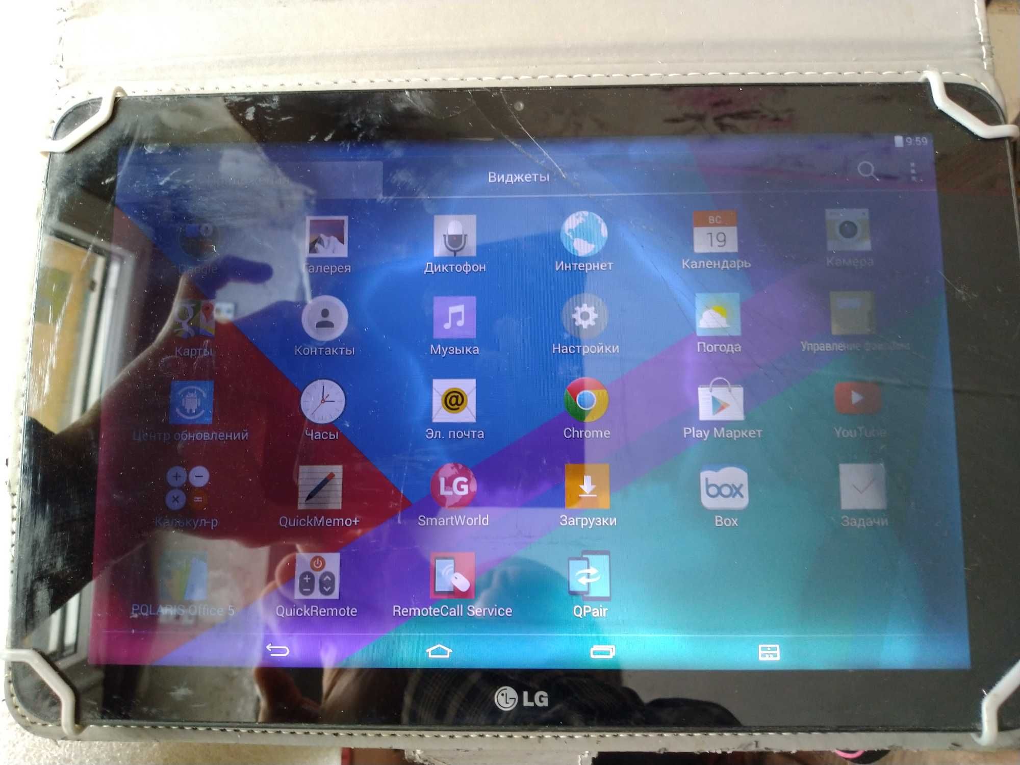 Планшет G Pad 10.1 V700