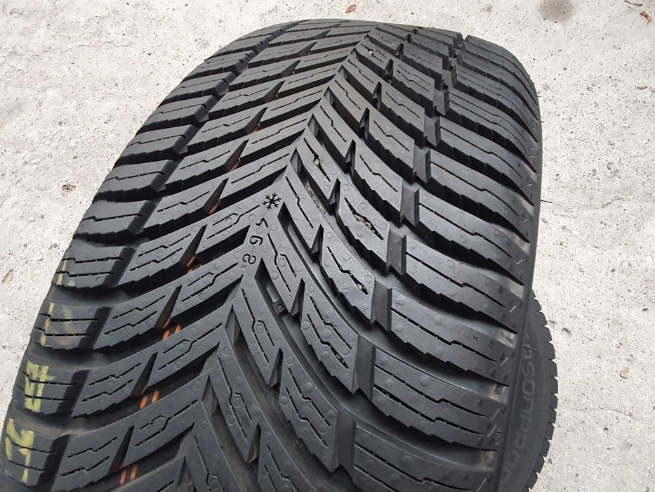 2x Nokian Seasonproof  235/55r18  8mm