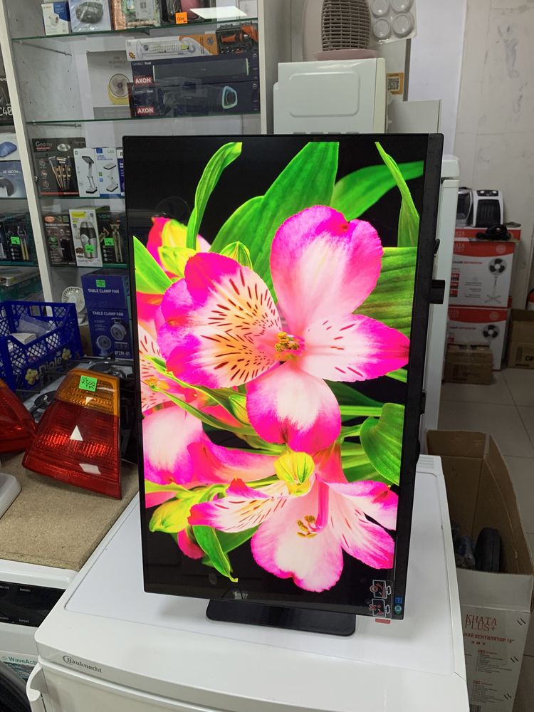 Монітор Samsung ViewFinity S8 (27" 4K UHD IPS HDR )