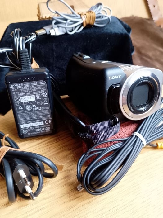 Продам відеокамеру Sony