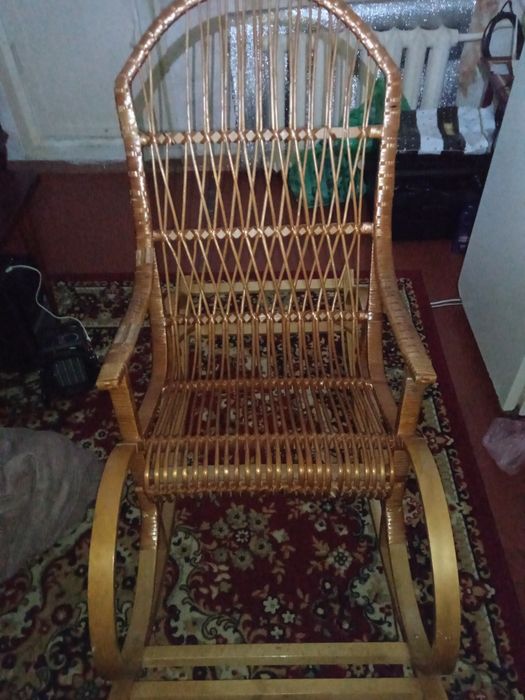 Кресло качалка с лозы