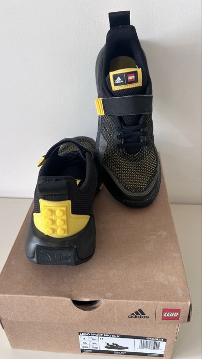 Ténis Adidas Lego NOVOS!